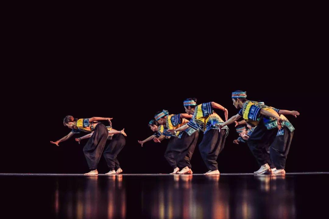“第二届全国街舞创作作品展演”及“首届粤港澳大湾区街舞青年交流会”将于11月中旬在广州隆重举办