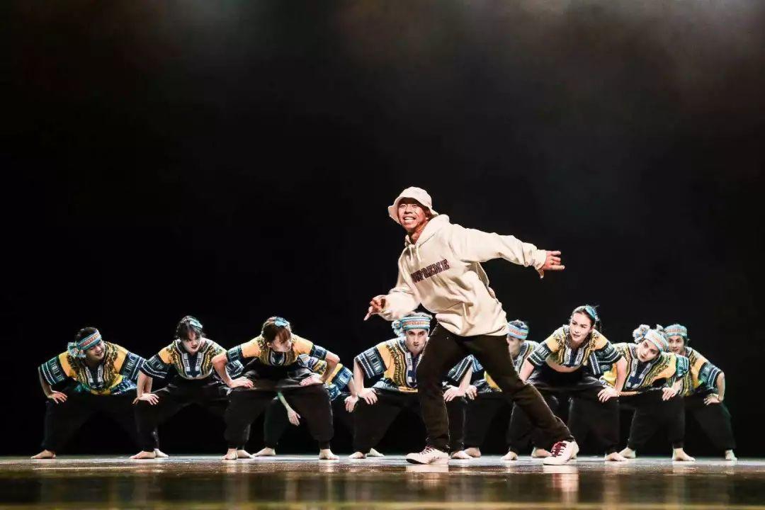 “第二届全国街舞创作作品展演”及“首届粤港澳大湾区街舞青年交流会”将于11月中旬在广州隆重举办 “第二届全国街舞创作作品展演”及“首届粤港澳大湾区街舞青年交流会”将于11月中旬在广州隆重举办