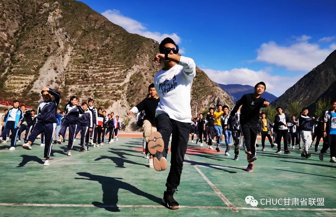 中国街舞践行 “习近平：孩子们要文明精神 野蛮体魄”