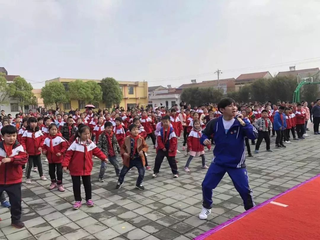 中国街舞践行 “习近平：孩子们要文明精神 野蛮体魄”